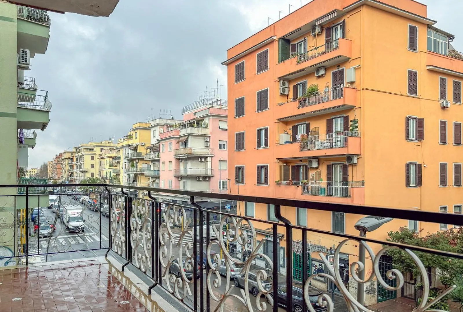 Metro C -Castani Charm Apartment Rome Italy